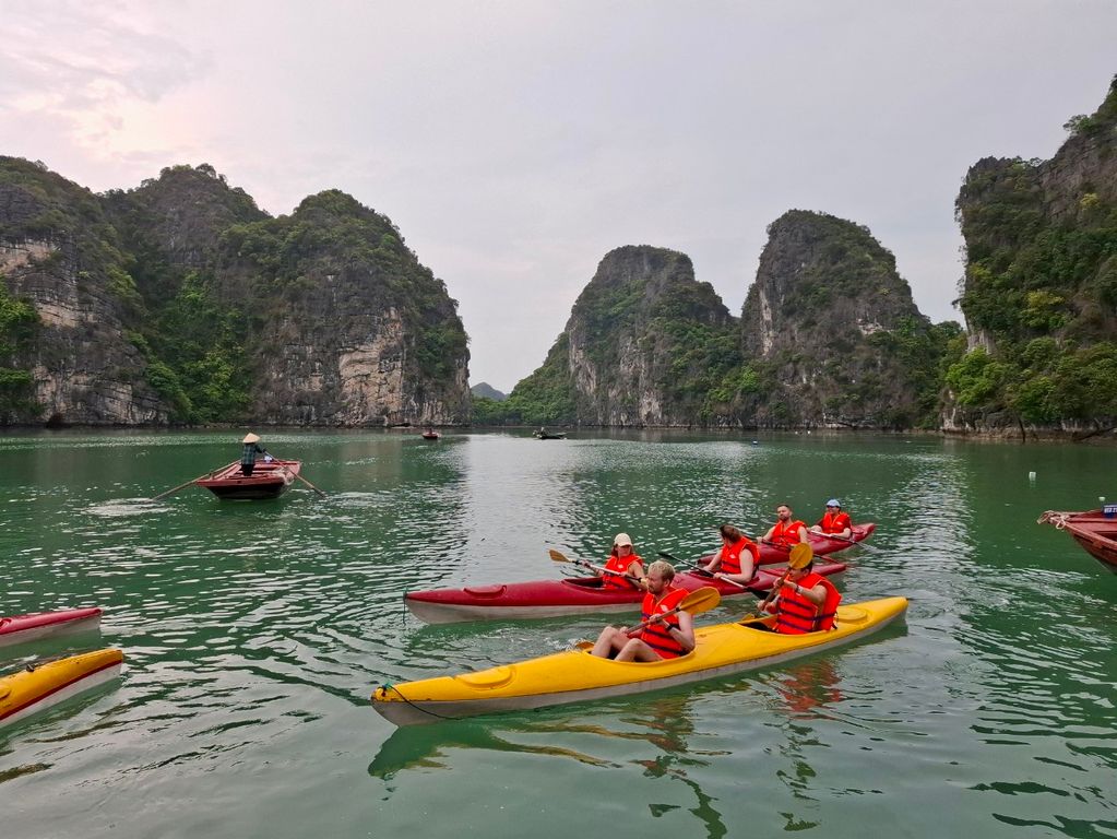 Halong Bay optioneel kajakken